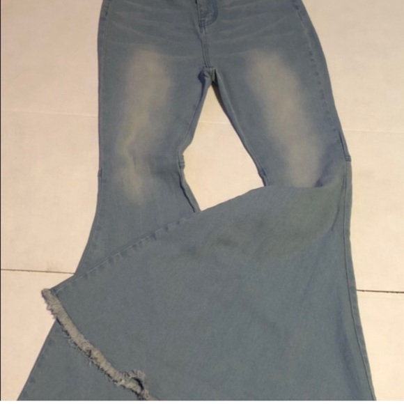 Bellbottoms distressed jeans - Picture 5 of 10